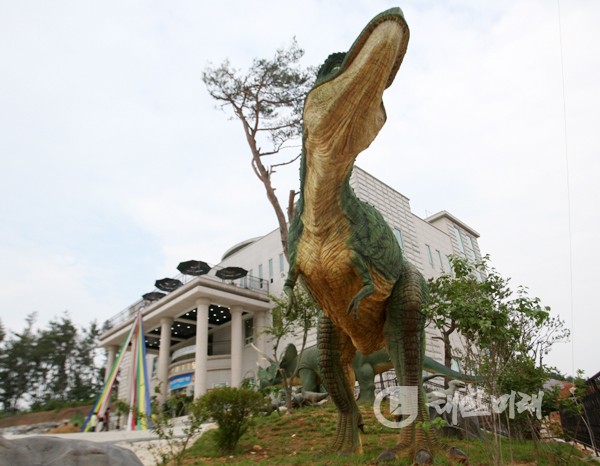 태안군 남면 신온리에 위치한 ‘안면도 쥬라기 박물관’ 모습.